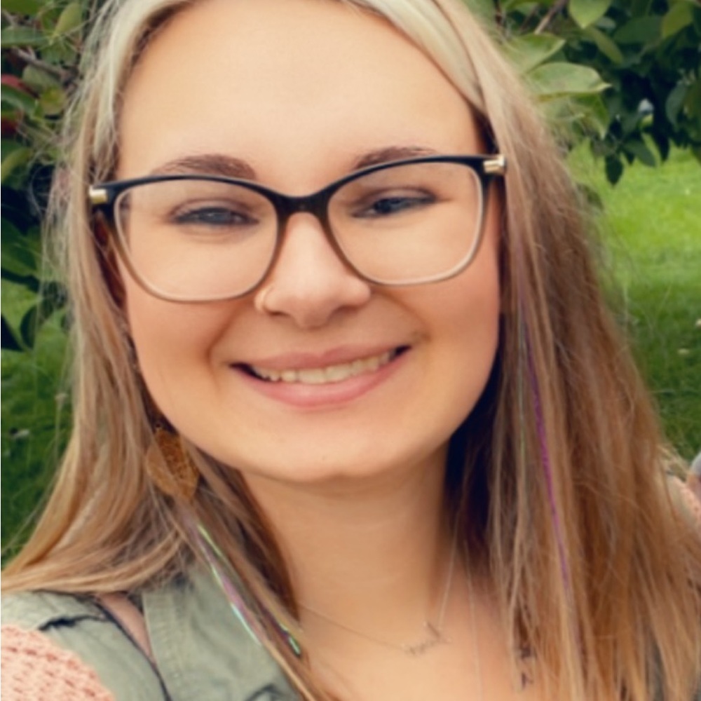 Meet your Posher, Ella